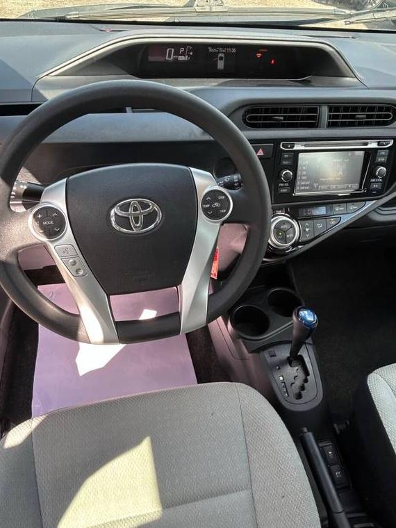 TOYOTA PRIUS C 2015 JTDKDTB37F1095794 image